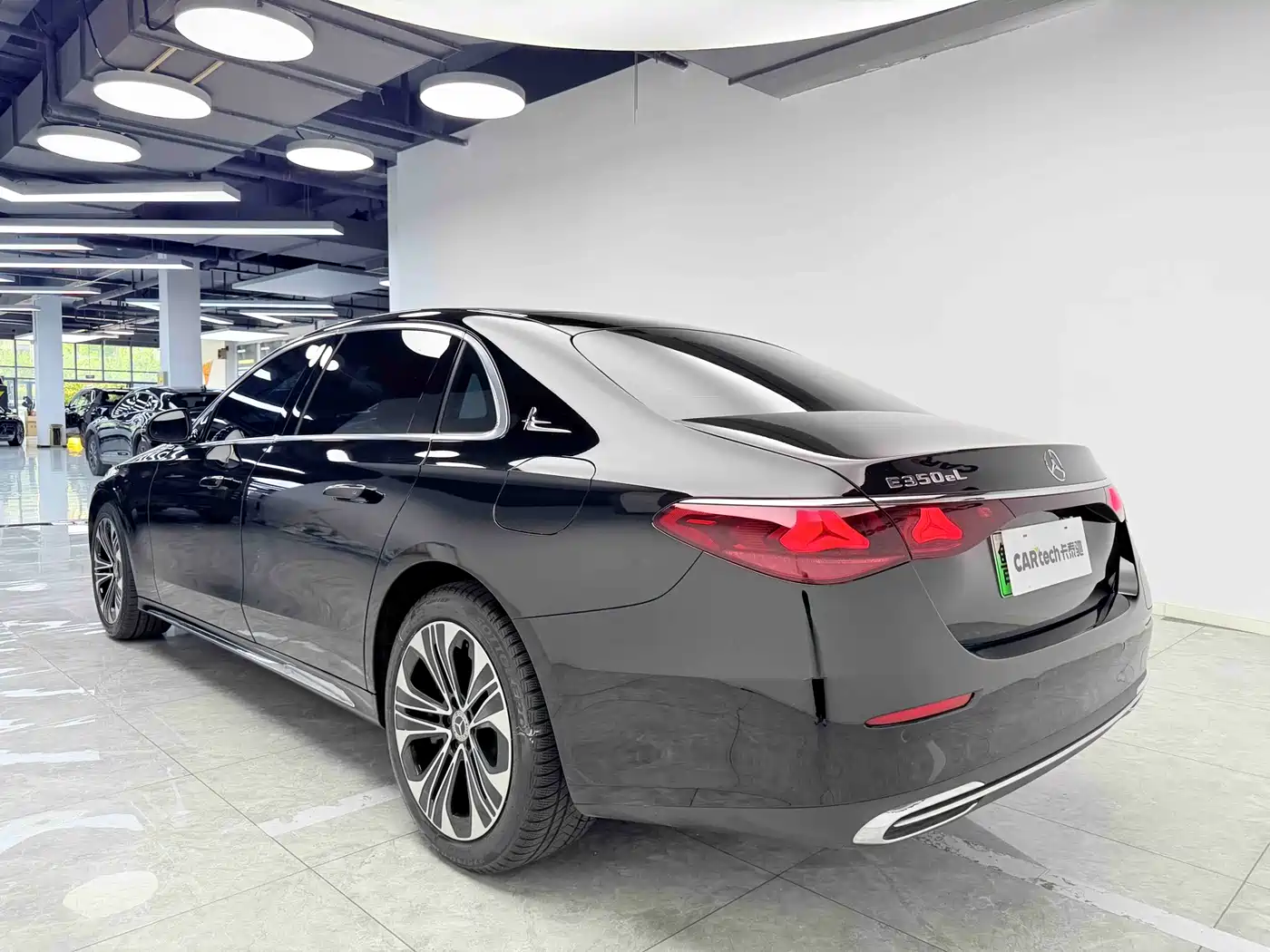 Mercedes-Benz E-Class New Energy 2024 E 350 e L Plug-in Hybrid Sedan фото 4