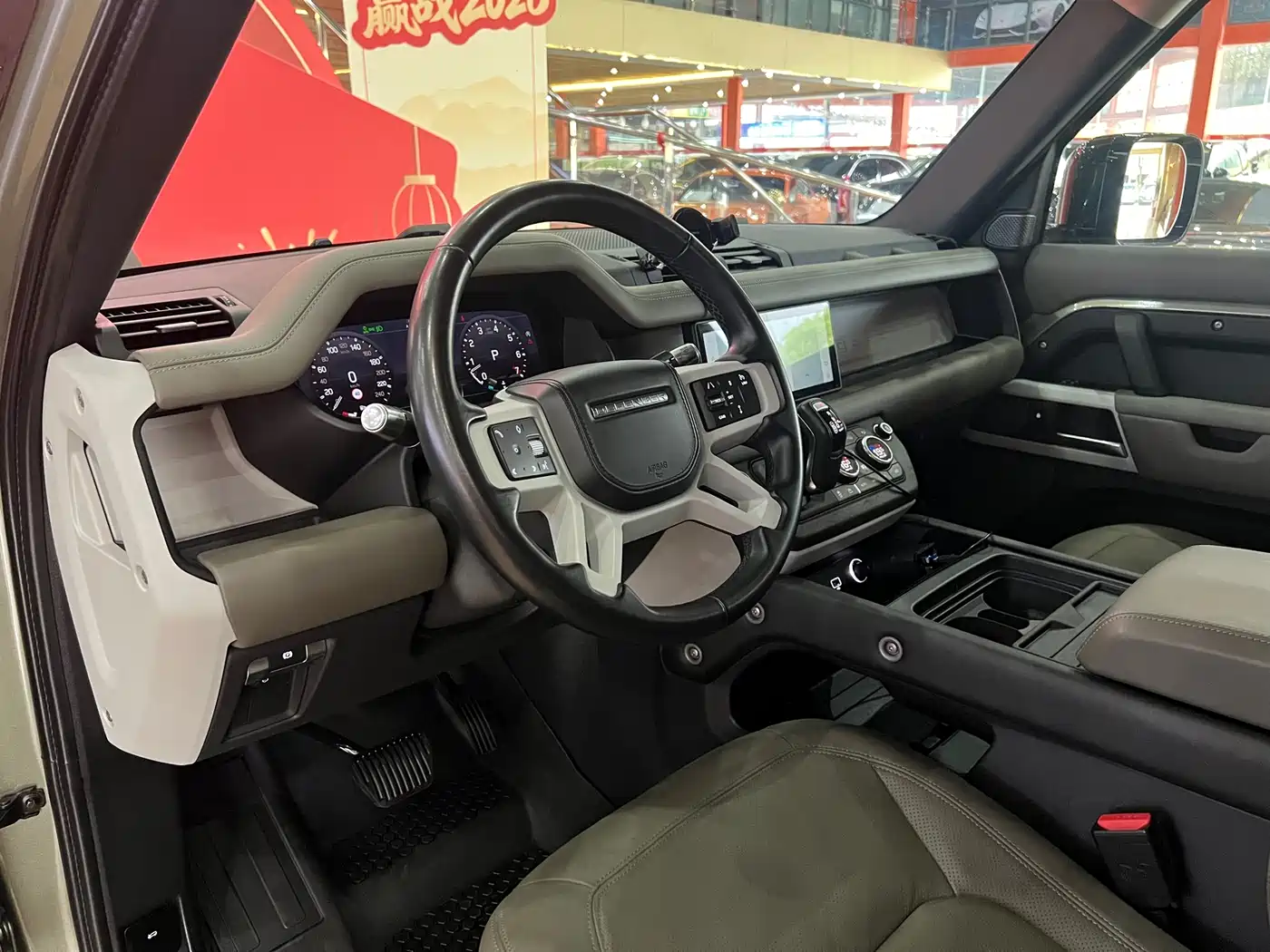Land Rover Defender 2020 Model 110 P400 HSE фото 7