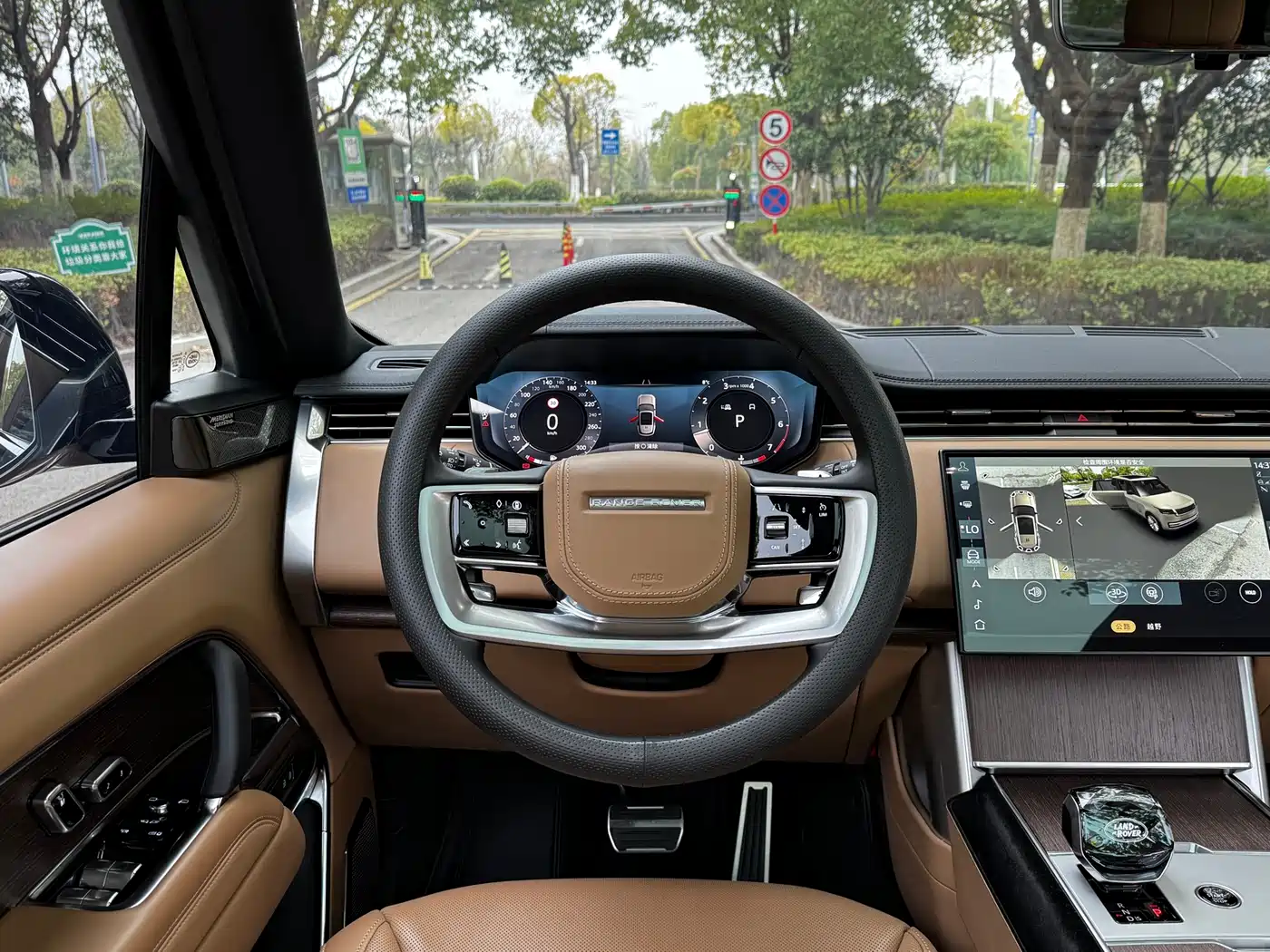 Land Rover Range Rover 2024 3.0 L6 400PS Golden Age Extended 7-Seater фото 8