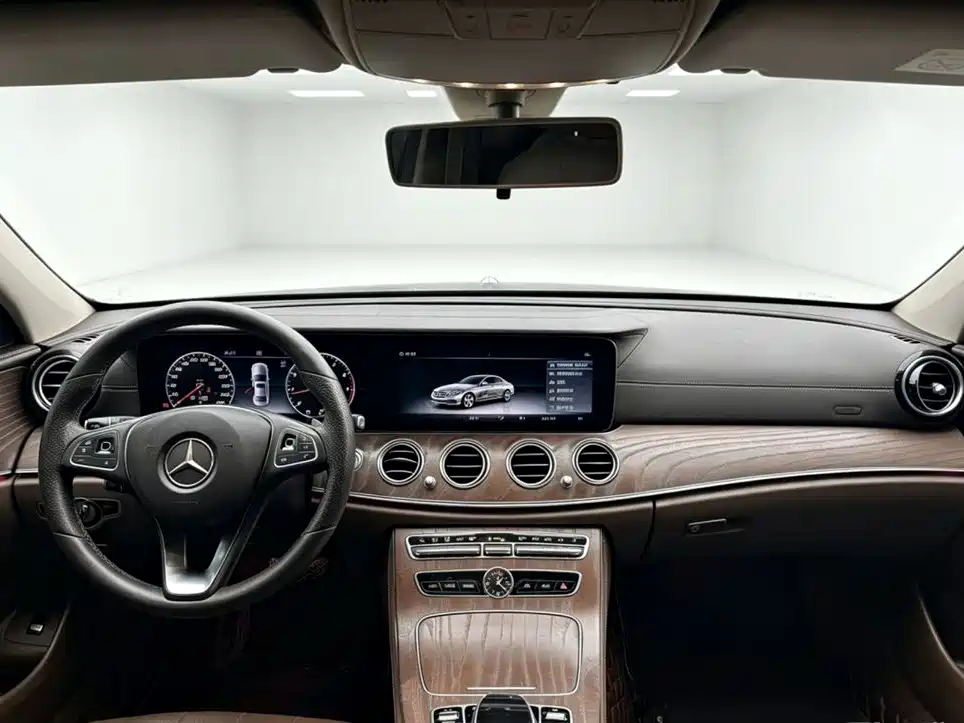 Mercedes-Benz E-Class 2016 E 200 L фото 5
