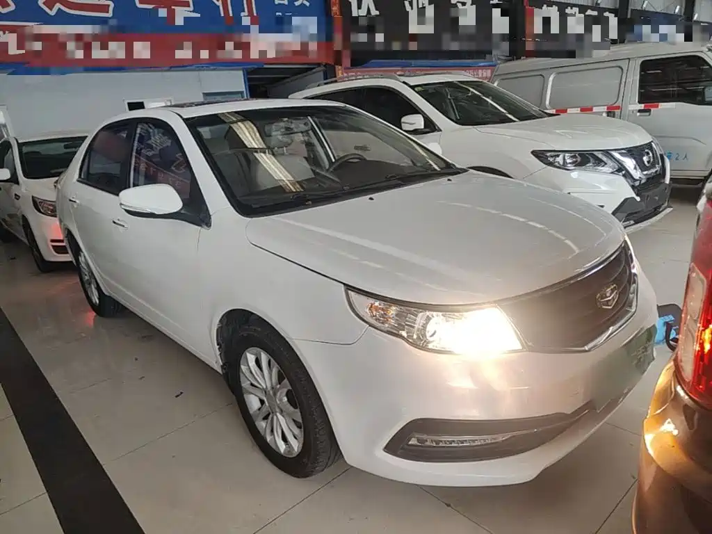 Фото 4 - Geely Vision