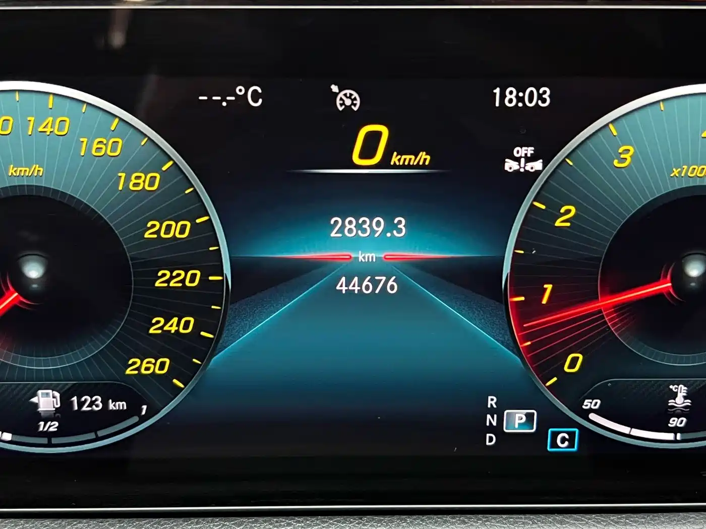 Mercedes-Benz GLB 2023 GLB 220 Style фото 15
