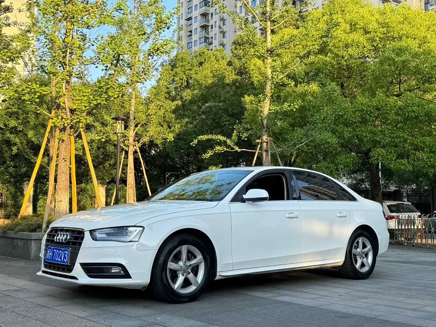 Audi A4L 2013 35 TFSI Automatic Standard фото 2