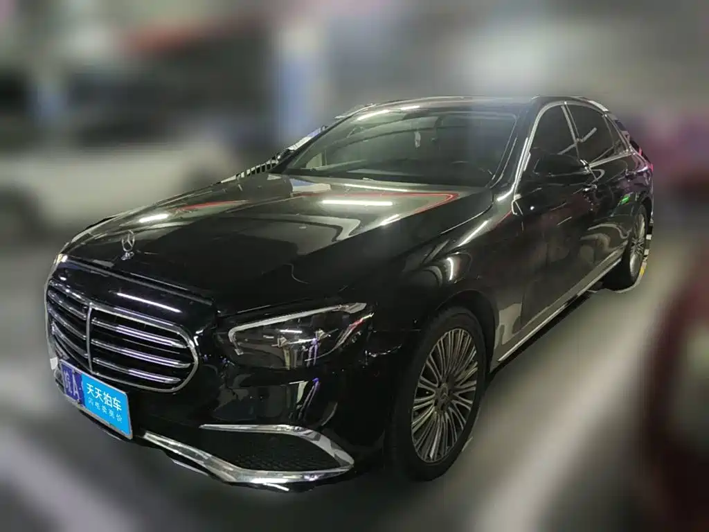Фото 1 - Mercedes-Benz E-Class