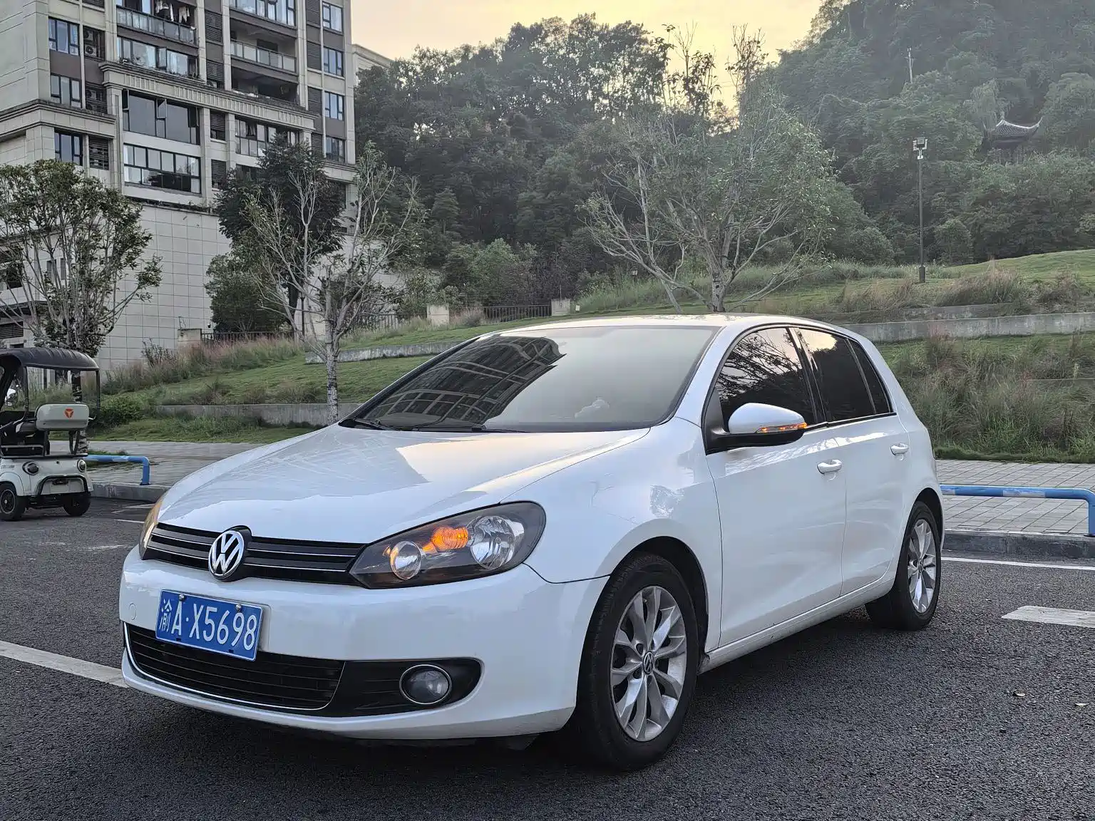 Фото 1 - Volkswagen Golf