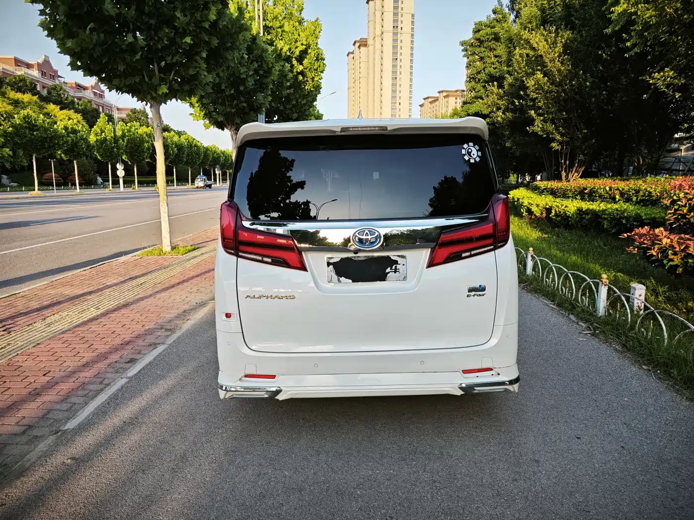 Toyota Alphard 2021 Hybrid 2.5L Luxury фото 7