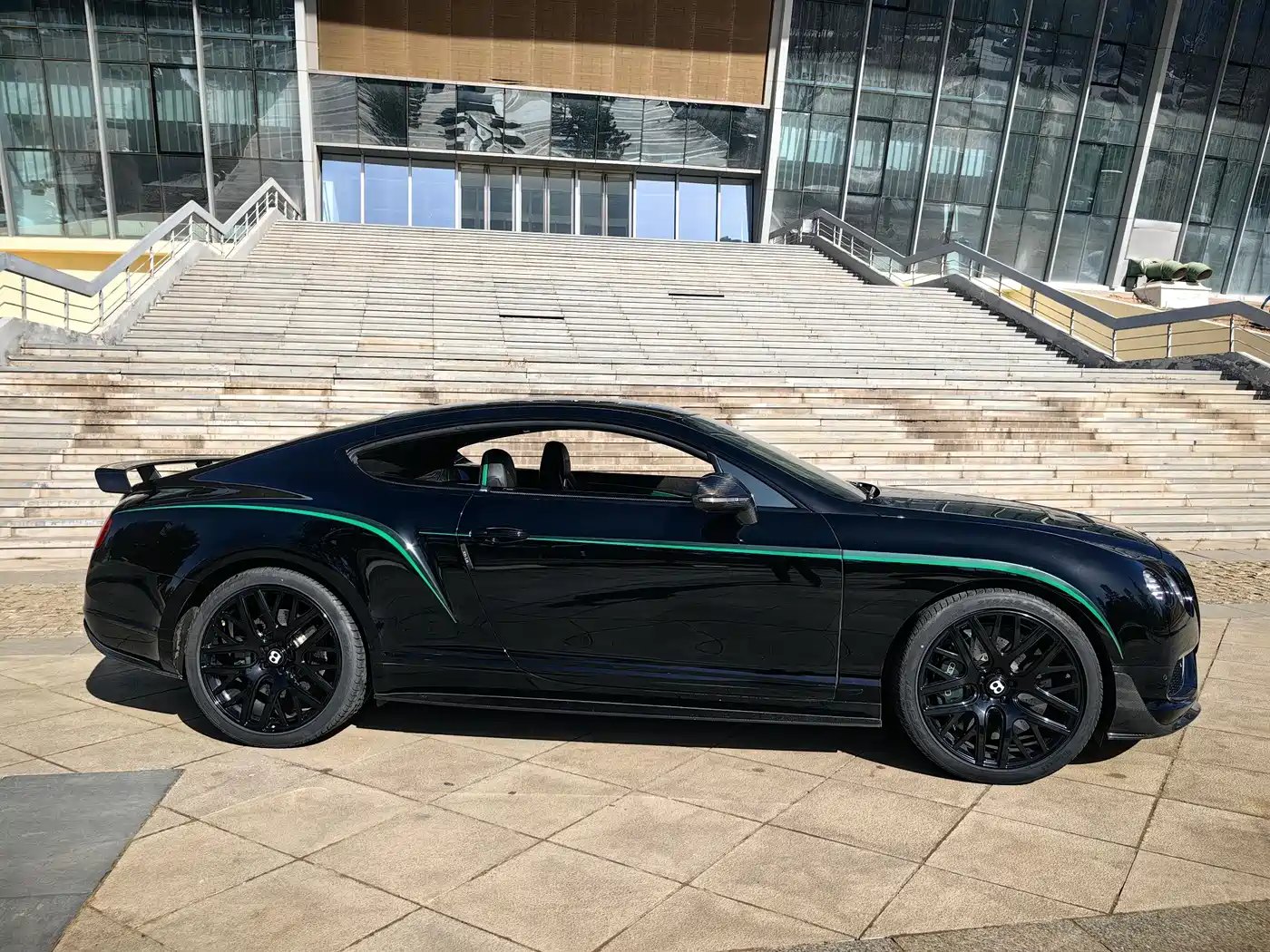 Photo 6 - Bentley Continental