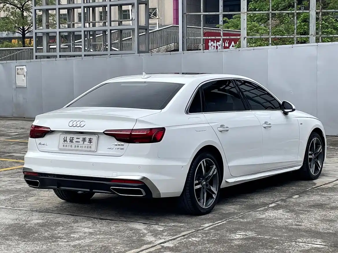 Audi A4L 2020 40 TFSI Luxury Dynamic фото 9