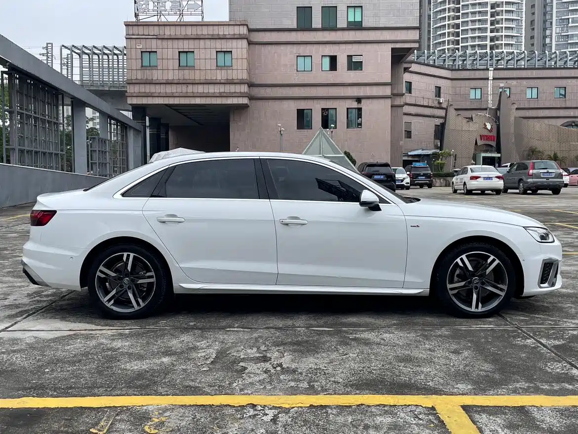 Audi A4L 2020 40 TFSI Luxury Dynamic фото 29