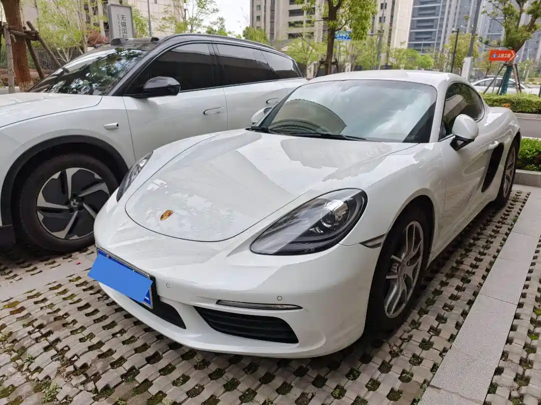 PORSCHE 718