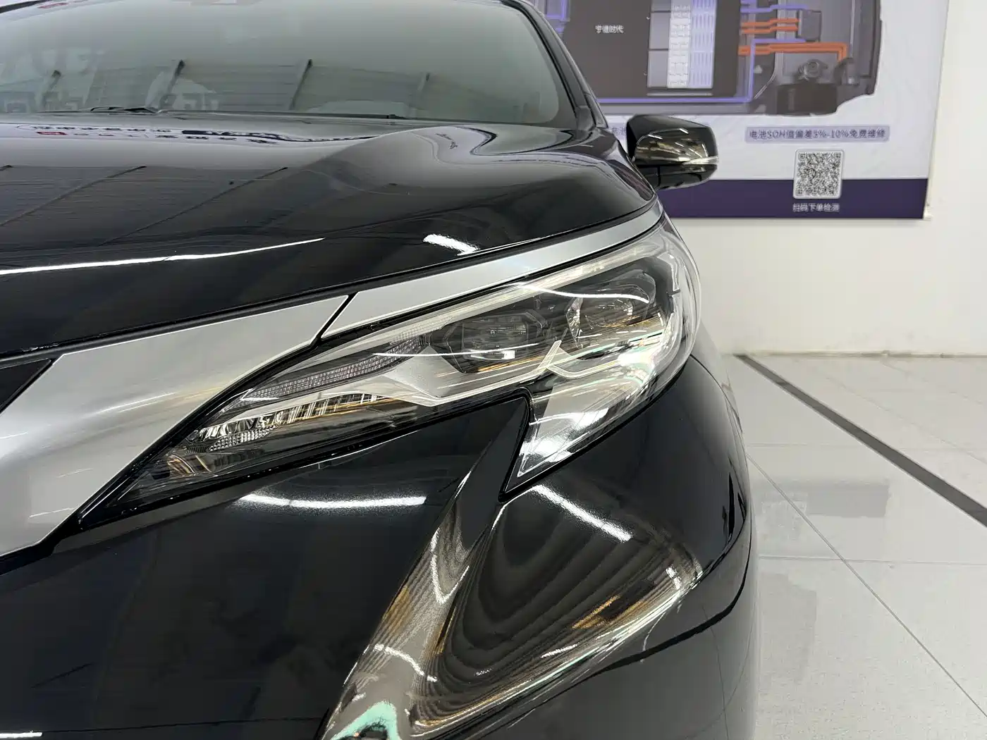 Toyota Sienna 2021 2.5L Hybrid Platinum Edition фото 6