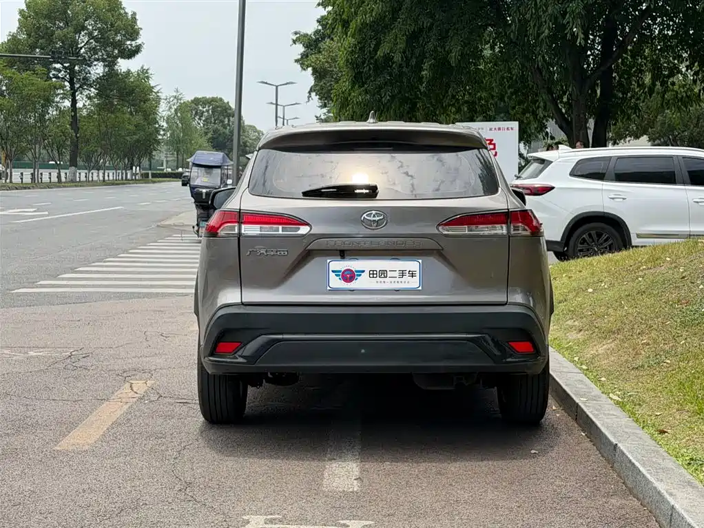 Toyota Frontlander 2024 2.0L CVT Elite Edition фото 5