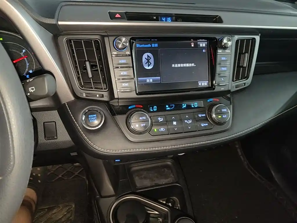 Toyota RAV4 Rongfang 2016 2.0L CVT 2WD Trend (China V) фото 13