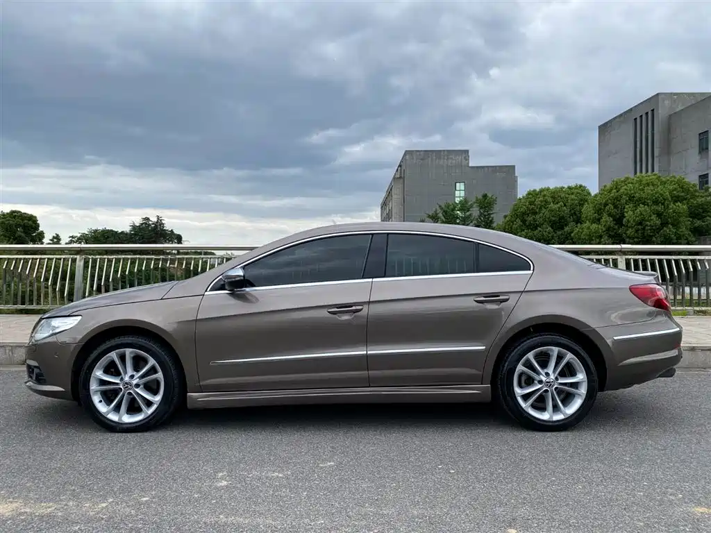 Volkswagen FAW-Volkswagen CC 2012 1.8TSI Luxury фото 2