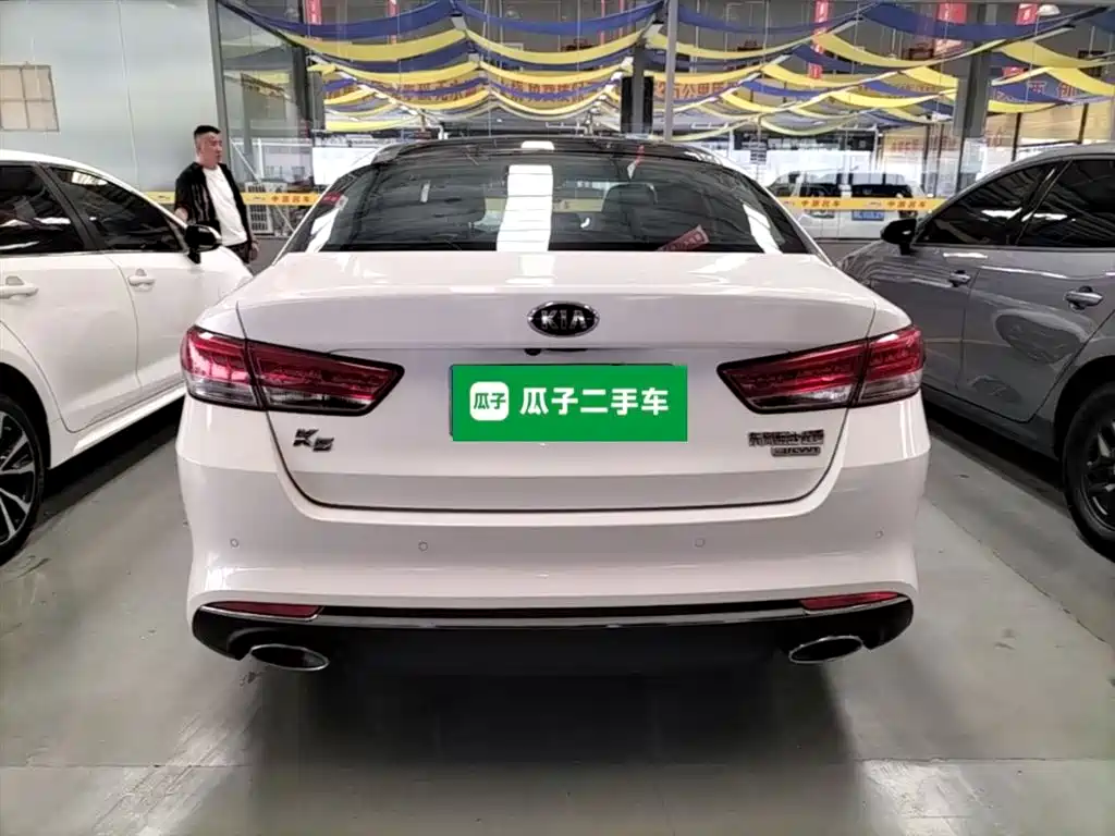 KIA K5