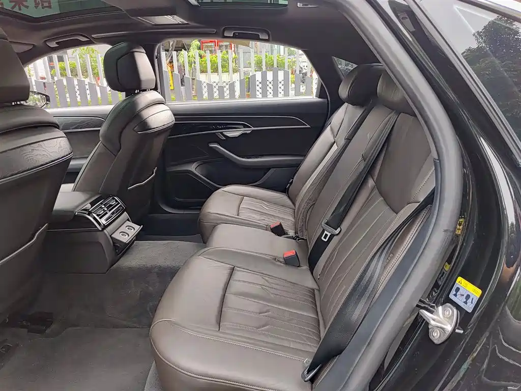 Audi A8 2019 Plus A8L 50 TFSI quattro Comfort фото 8