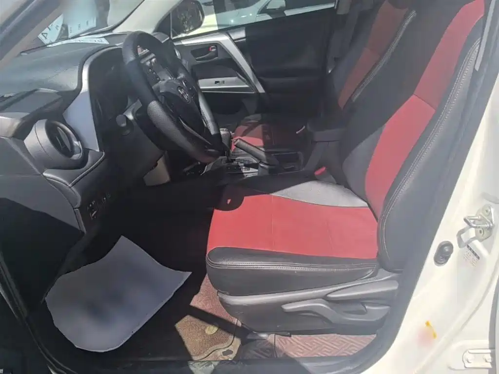 Toyota RAV4 Rongfang 2018 2.0L CVT 2WD Trend X Edition фото 15
