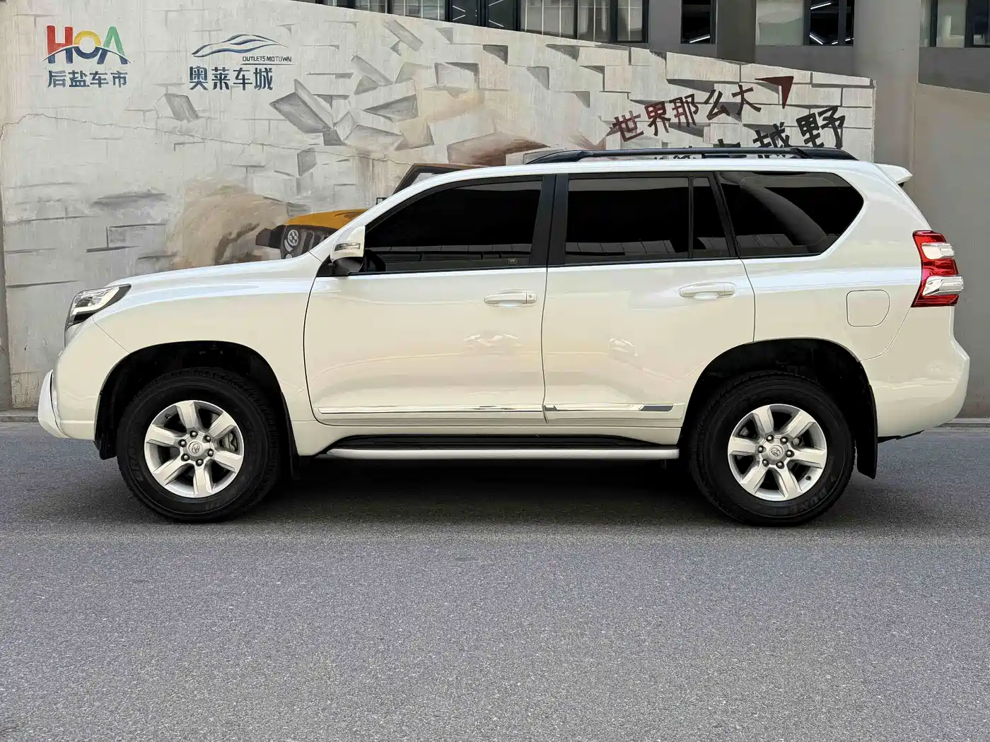 Toyota Prado 2016 3.5L Auto VX фото 3