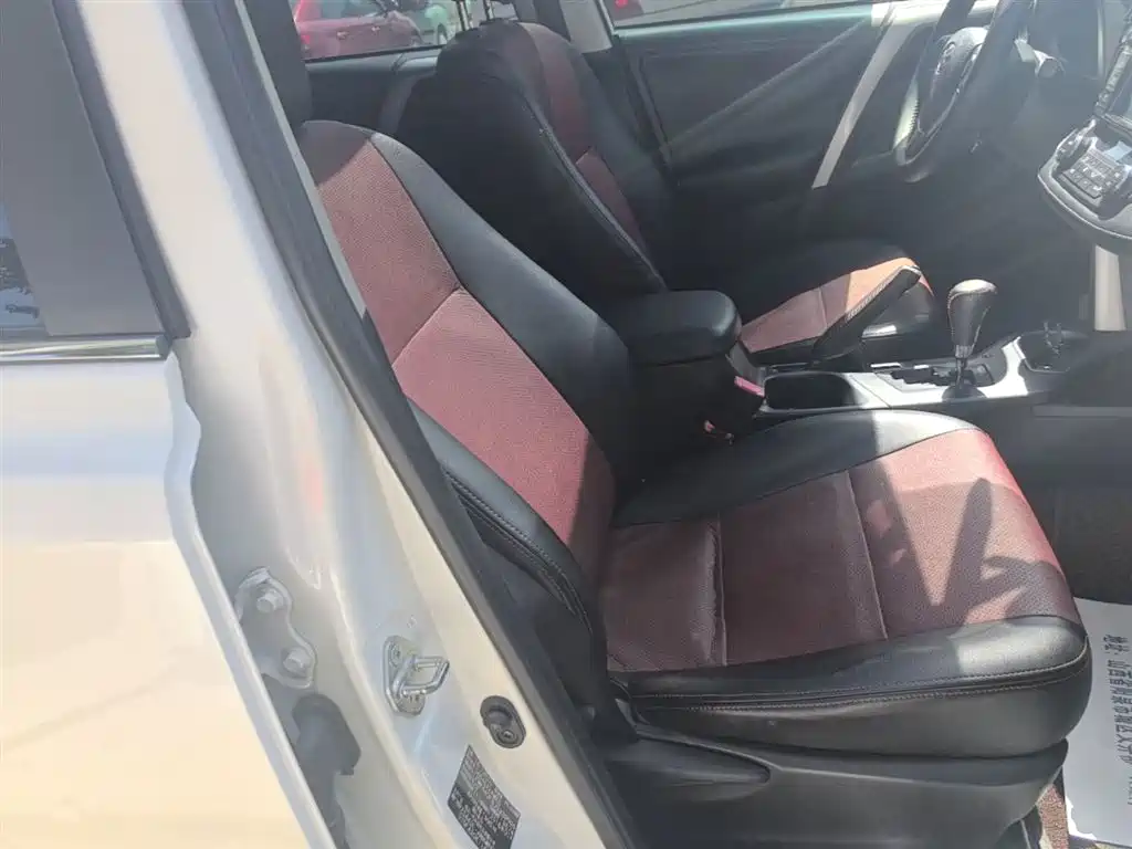 Toyota RAV4 Rongfang 2018 2.0L CVT 2WD Trend X Edition фото 25