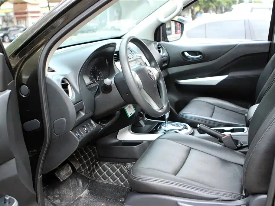 Nissan Navara 2017 Model 2.5L Automatic 4WD Luxury QR25 фото 10