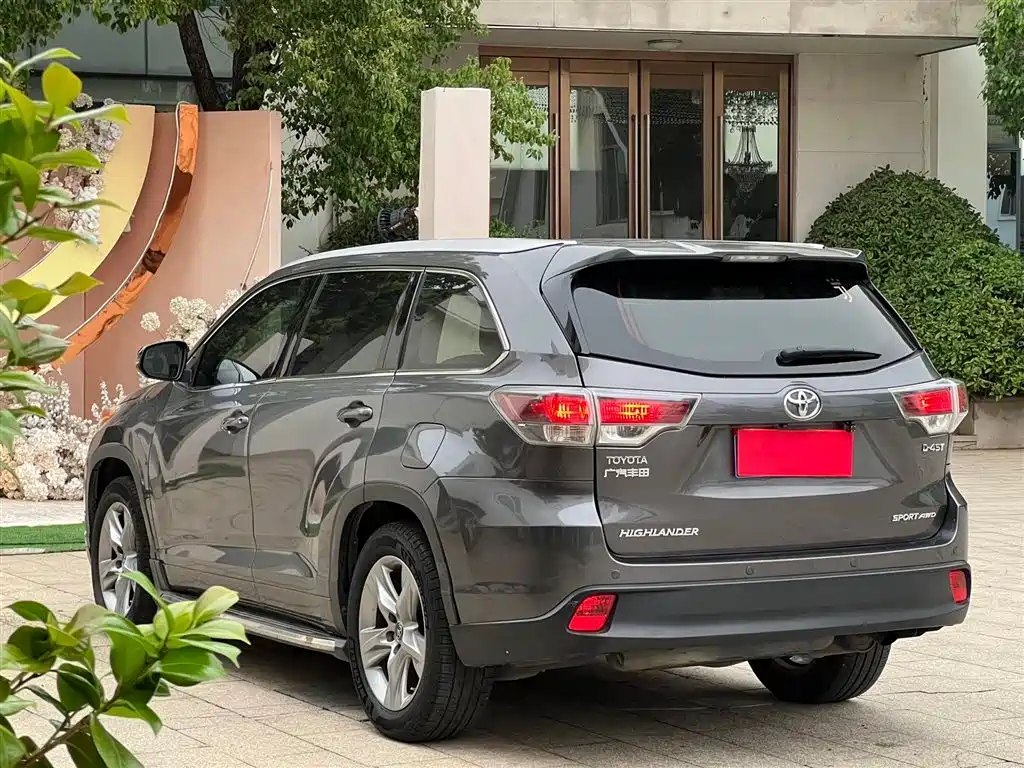 Toyota Highlander 2017 2.0T 4WD Premium 7-Seater фото 7
