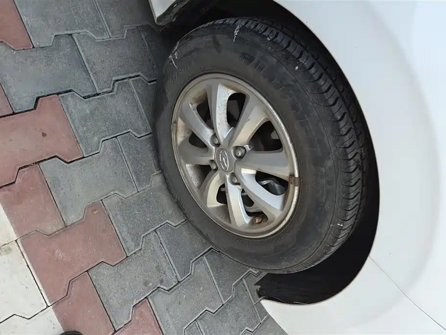Hyundai Verna 2017 1.4L Manual Color Edition (China V) фото 6