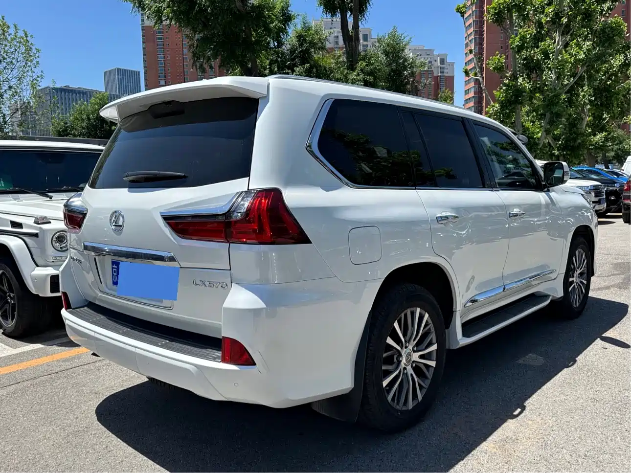 Lexus LX 2019 570 Dynamic Luxury Edition фото 4