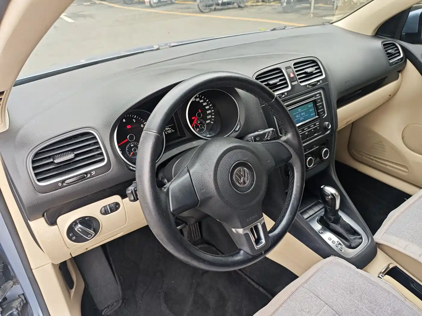 Volkswagen Golf 2012 1.6 Automatic Comfort Type фото 8
