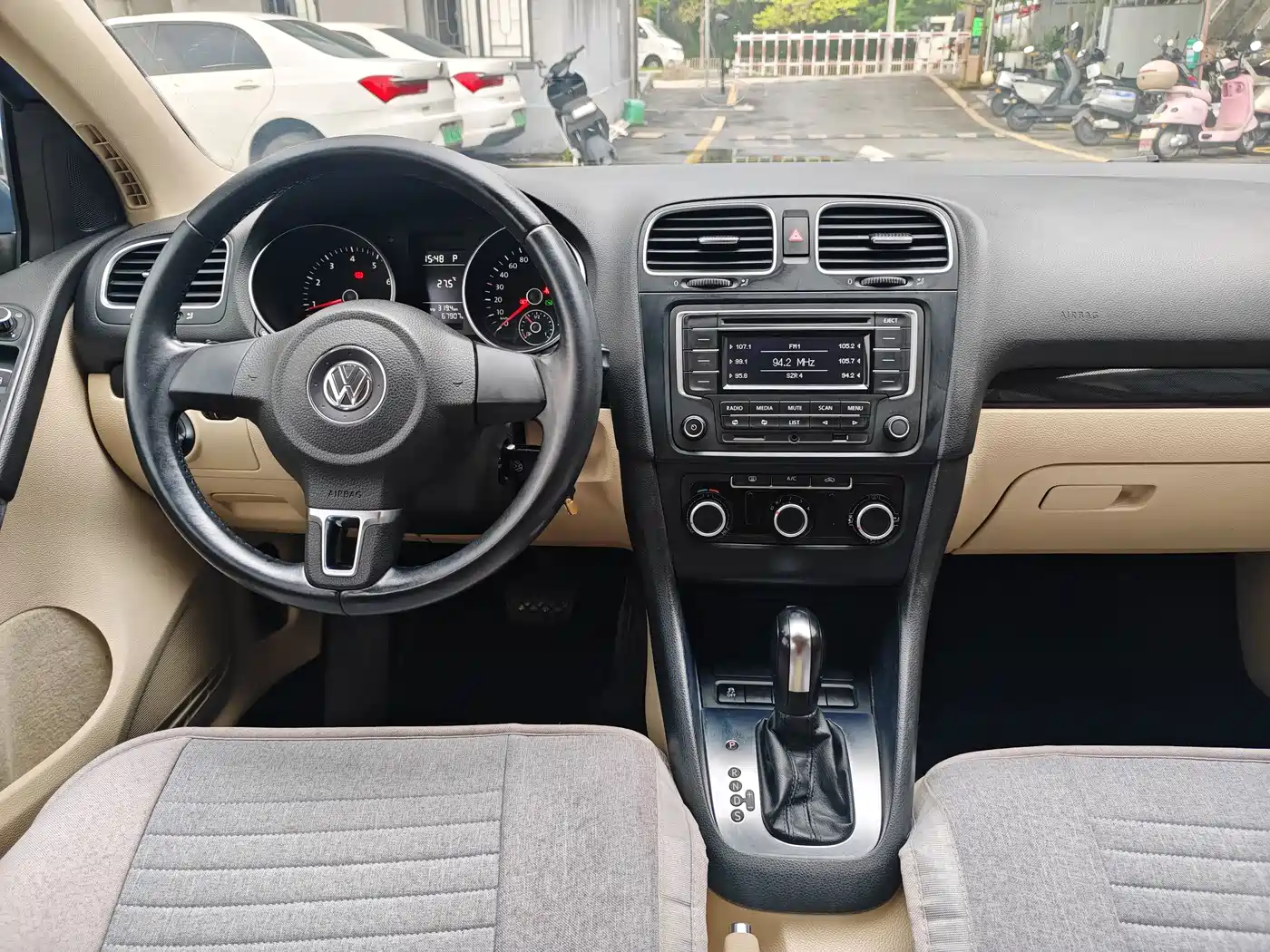 Volkswagen Golf 2012 1.6 Automatic Comfort Type фото 10