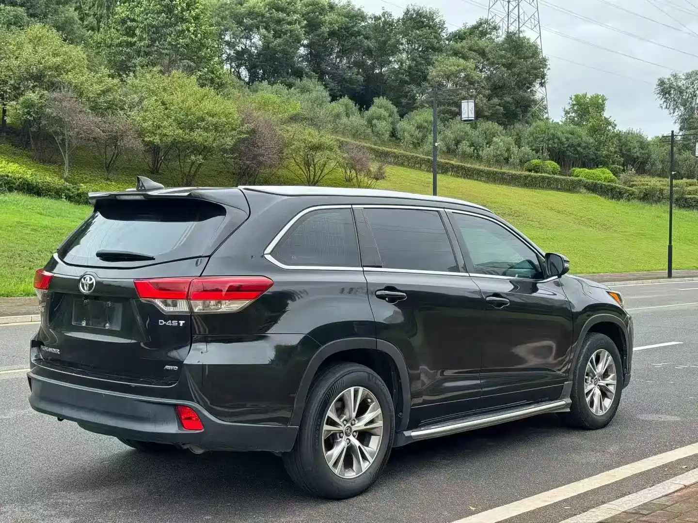 Photo 9 - Toyota Highlander
