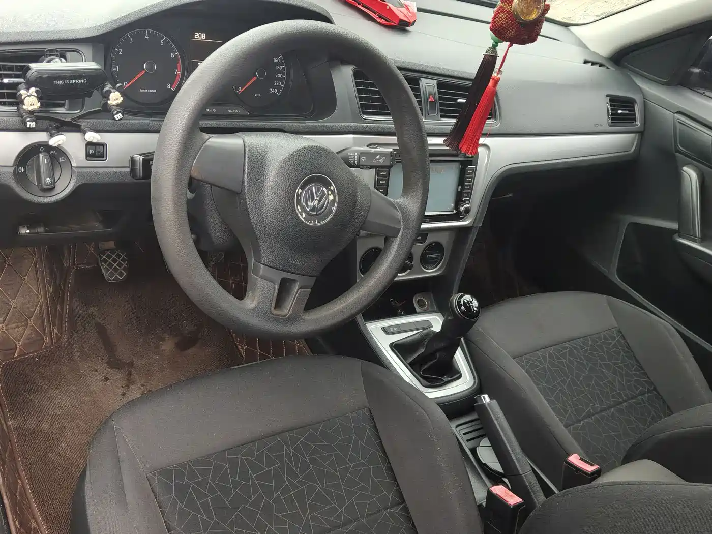 Volkswagen Lavida 2013 Facelift Classic 1.6L Manual Trend фото 3