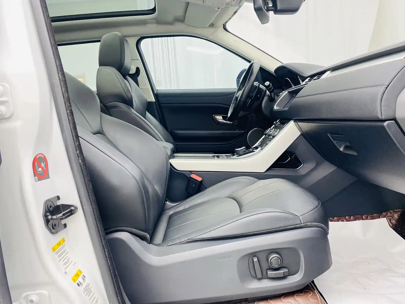 Land Rover Range Rover Evoque 2018 240PS SE Smart Edition фото 15