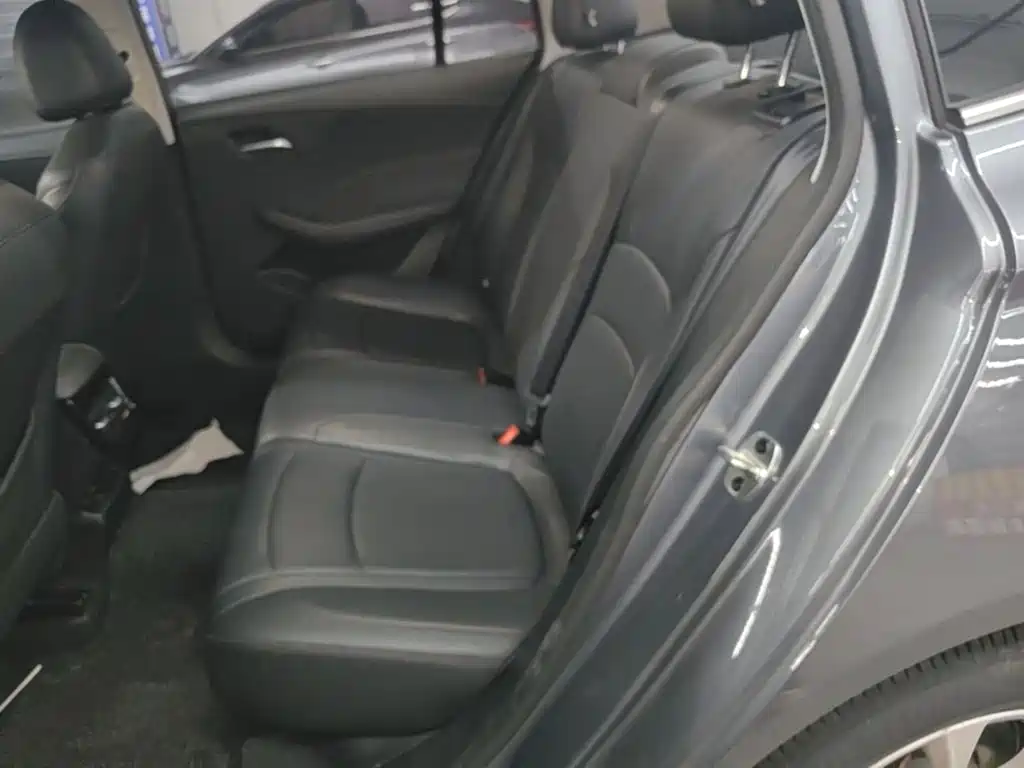 Photo 17 - Roewe i5