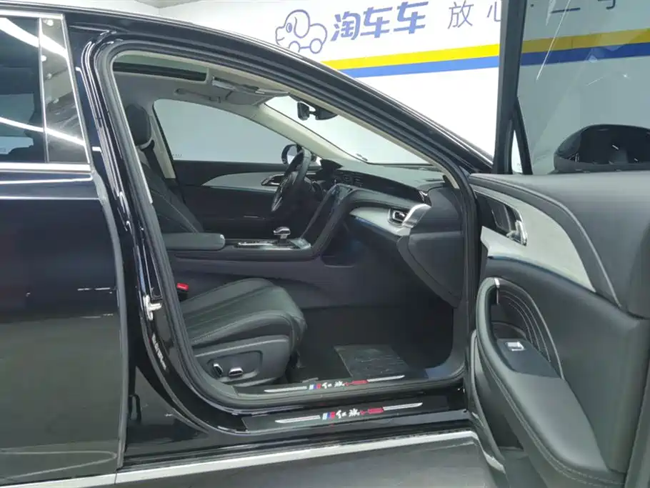 Hongqi H5 2025 2.0T Automatic Flag Celebration 500,000 Units Anniversary Edition фото 8