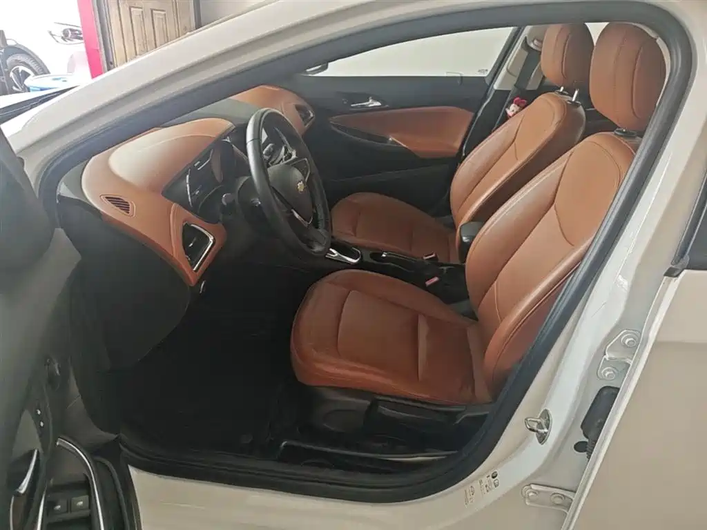 Chevrolet Cruze 2016 1.4T DCG Luxury Edition фото 15