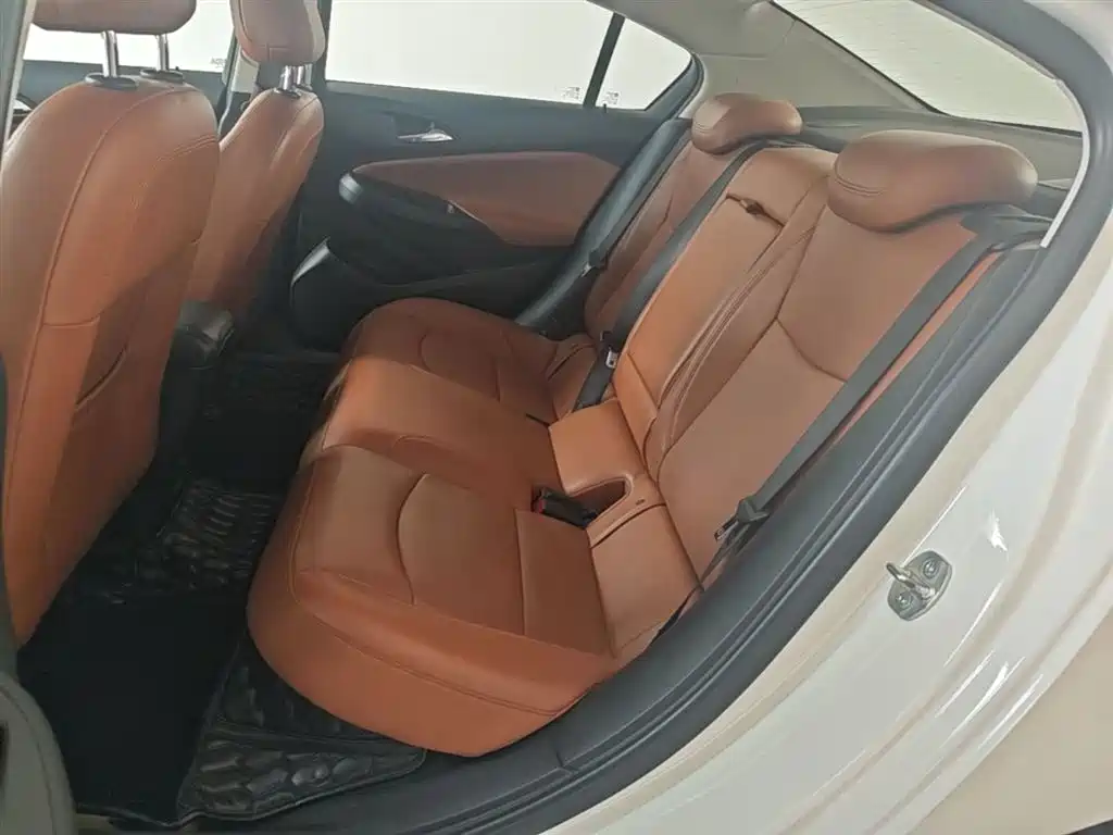 Chevrolet Cruze 2016 1.4T DCG Luxury Edition фото 17
