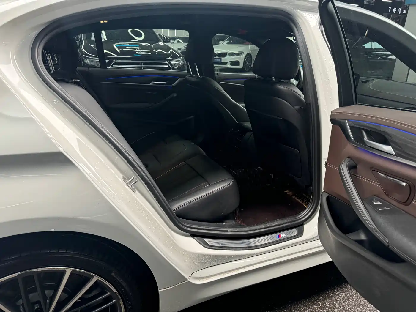 BMW 5 Series 2021 530Li Leading M Sport Package фото 12