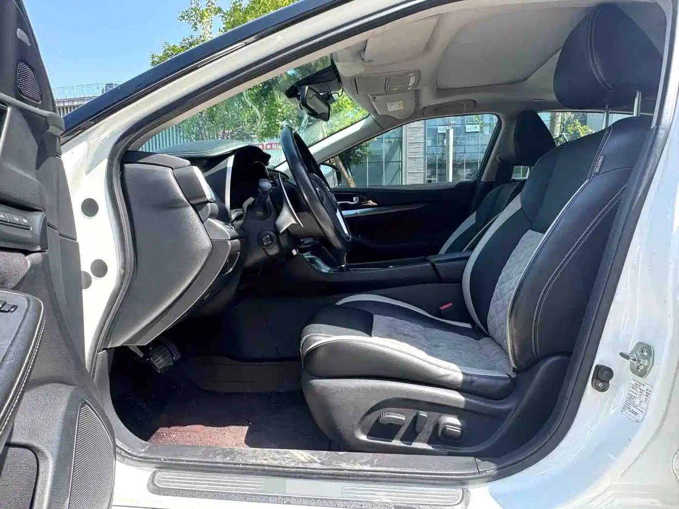 Nissan Cima 2016 2016 2.5L XV Ultimate Edition