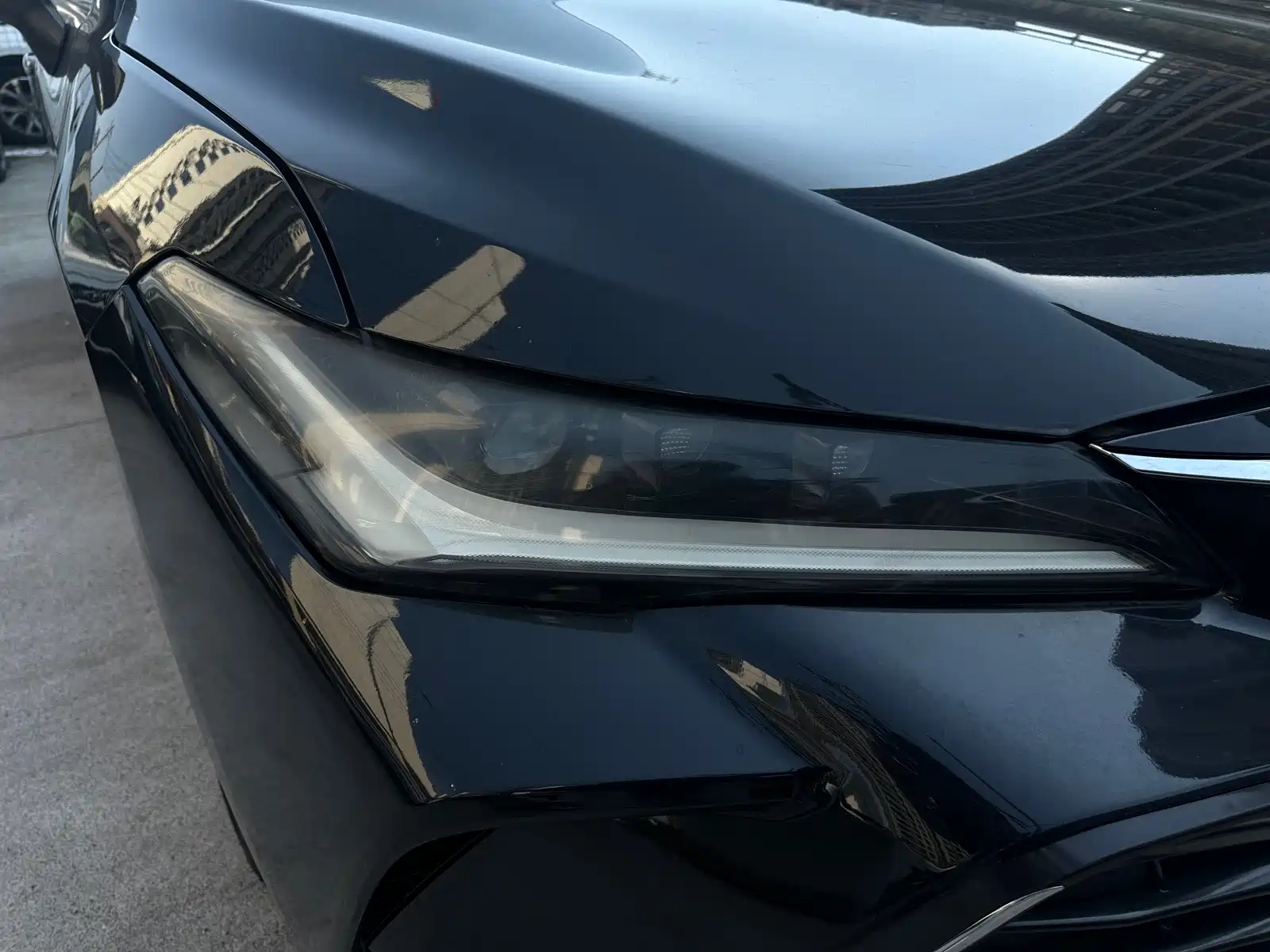 Photo 11 - Toyota Avalon