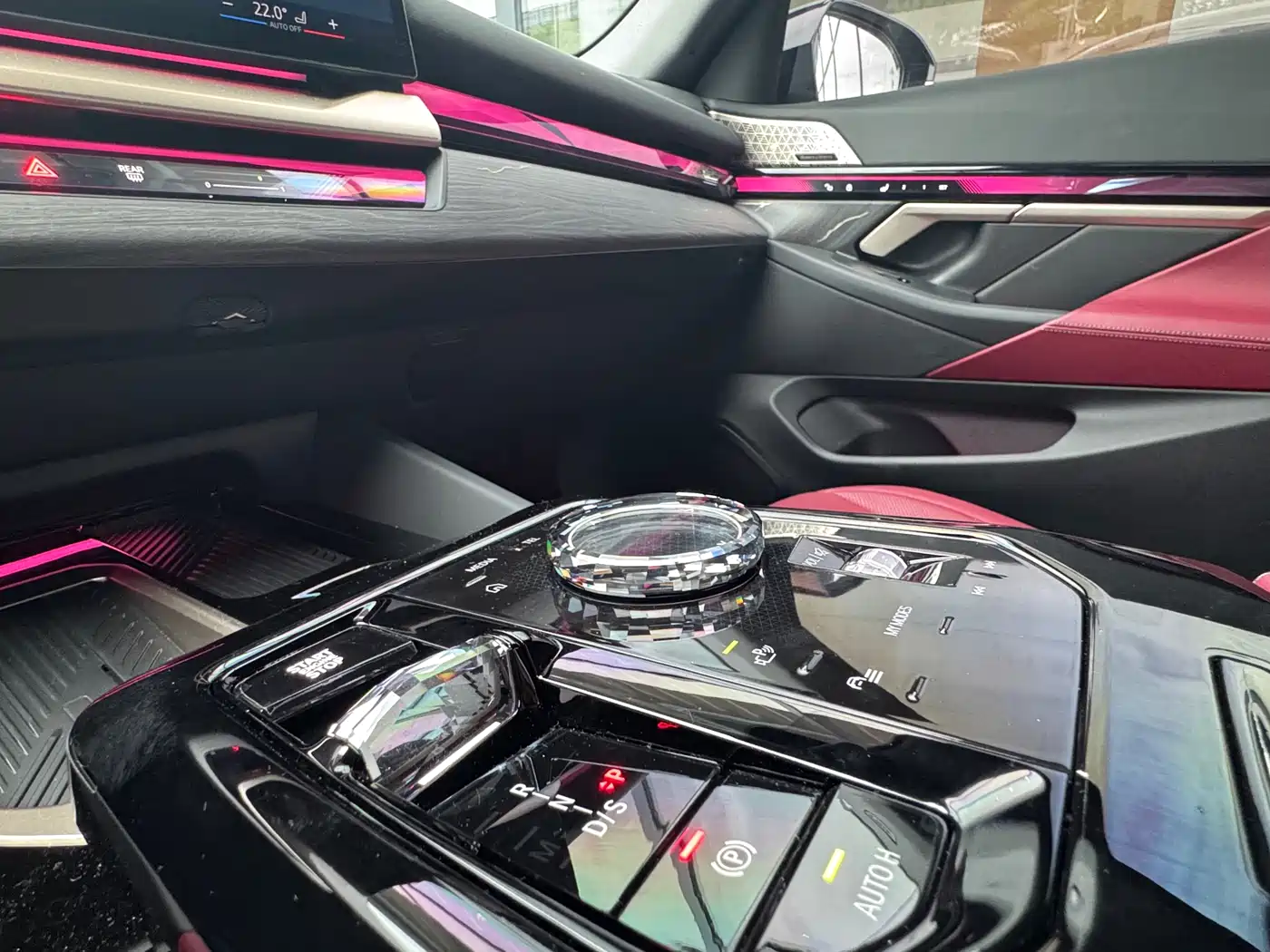 BMW 5 Series 2025 530Li Premium M Sport Package фото 14