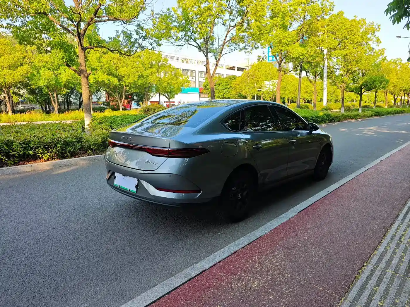 BYD Qin PLUS 2025 DM-i Smart Drive 55KM Leader фото 3