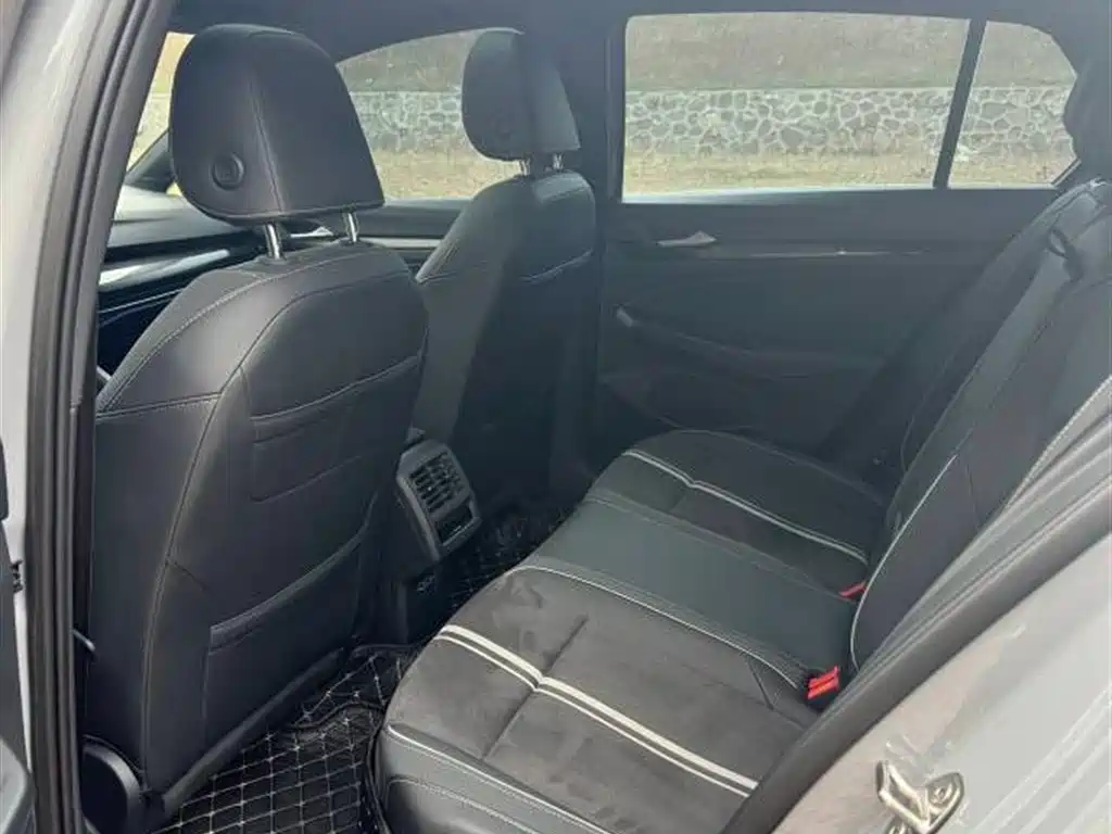 Volkswagen Golf 2023 280TSI DSG R-Line Lite фото 12