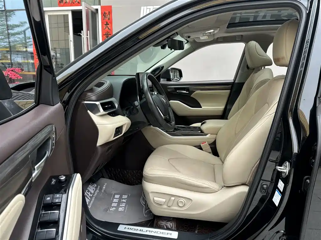 Toyota Highlander 2022 Dual Engine 2.5L 4WD Supreme Edition 7-Seater фото 9