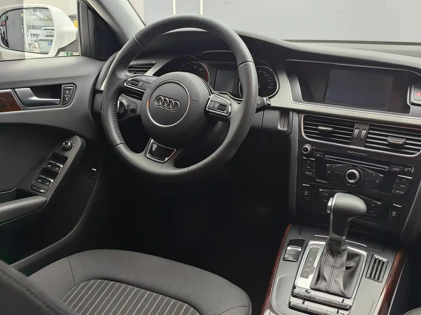 Audi A4L 2013 35 TFSI Automatic Standard фото 7