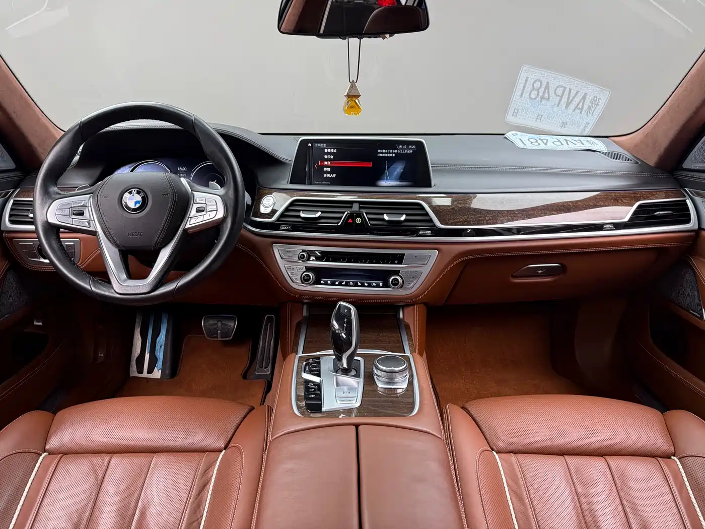 BMW 7 Series 2018 740Li xDrive Premium Type M Sport Package фото 7