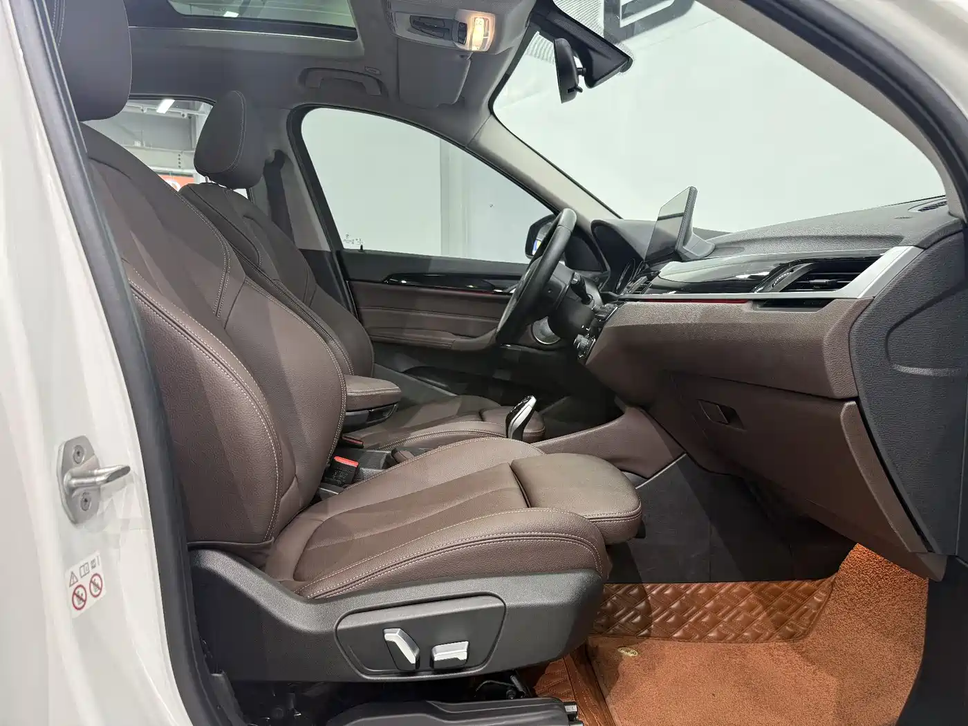 BMW X1 2022 sDrive25Li Leading фото 15