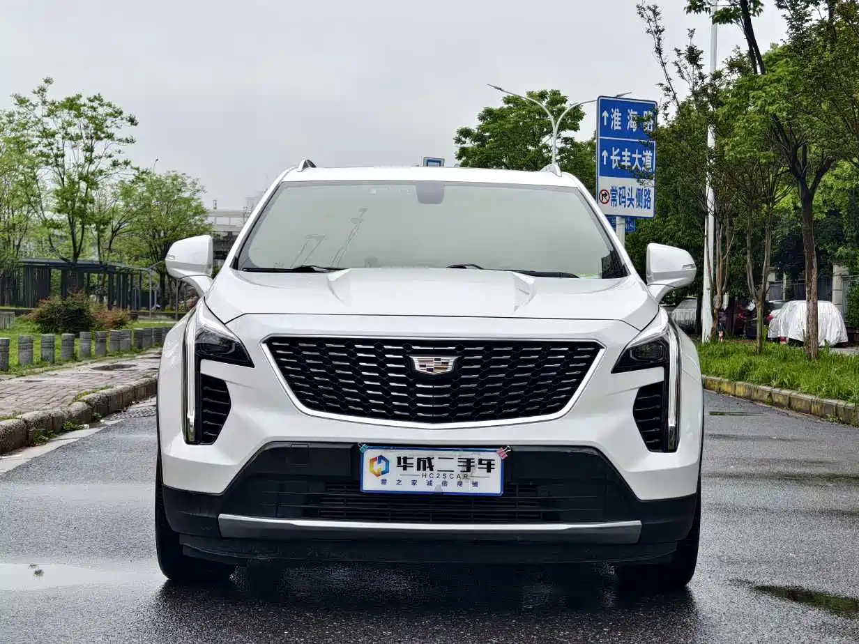 CADILLAC XT4