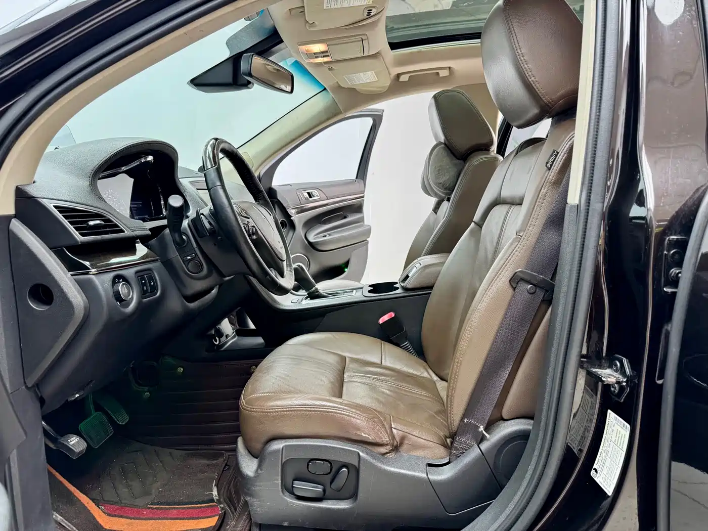 Lincoln MKT 2010 Model 3.5T EcoBoost AWD фото 4