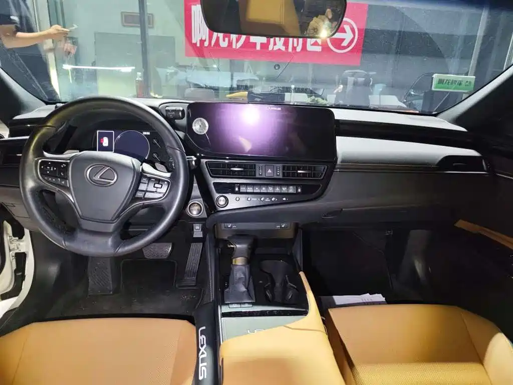 Lexus ES 2022 200 Excellence Edition фото 7