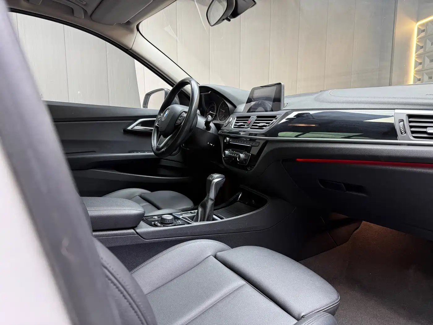 BMW 1 Series 2017 118i Sport фото 15